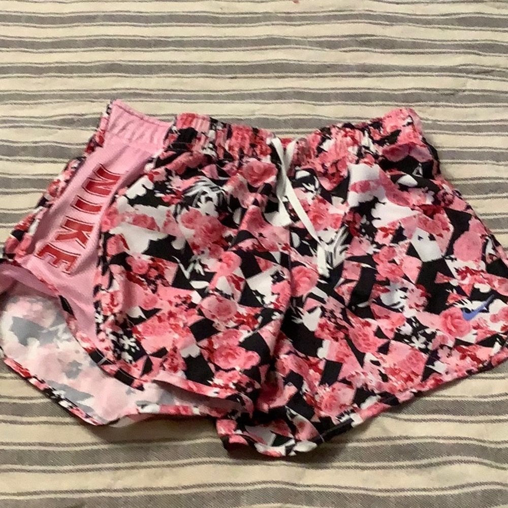 Girls Large Nike Athletic Shorts